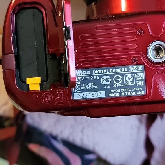 Nikon D3200 SLR Red - Picture 7 of 7